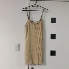 美品　ベージュ キャミワンピース ストラップ　キャミワンピ　ワンピースインナー