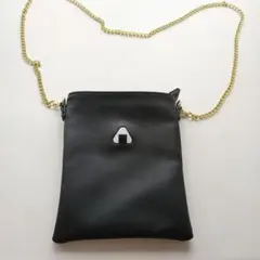 ショルダーバッグ 　黒　チェーン