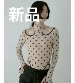 新品未使用』ソリン sorin スワンレイク Uネックトップ ベージュ