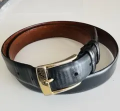 黒いレザーベルト 金色バックル付き NORDSTROM