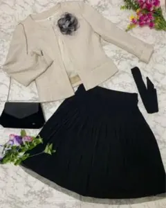 超美品！krone ノーカラージャケット＆FREUDE スカート