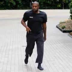 2025年最新】VULTURES 1 cd kanyeの人気アイテム - メルカリ