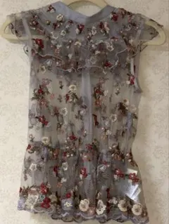 リリーブラウン Lilly brown トップス　フラワー刺繍チュールトップス