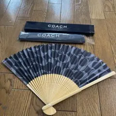 COACH FACTORY 扇子 シグネチャー柄 ブラック