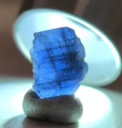 ブルーサファイア　宝石鉱物標本