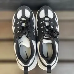 NIKE W TECH HERA 24.5cm スニーカー