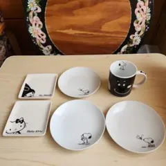 サンリオ スヌーピー ハローキティ 食器セット　ローソンのサムネイル