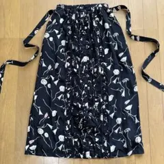 ピンクハウス　ロングスカート　前ボタンピコフリル　黒地に花柄　カネコイサオ