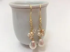 値下げ　白いエレガントピアス コットンパール ハンドメイド