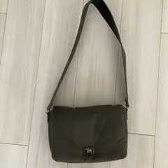 オリーブグリーン ショルダーバッグ