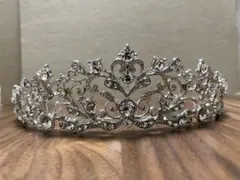 ティアラ　ウェディング