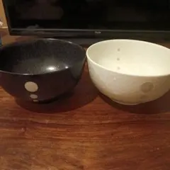 黒と白のドット模様の陶器丼2個セット