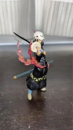 【シークレット】ワンピース　ロー　フィギュア