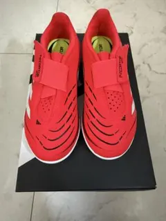 アディダス サッカートレーニングシューズ