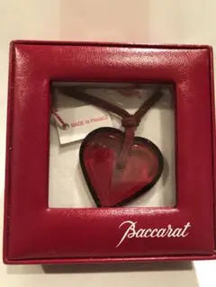 Baccarat ハート型クリスタルネックレス