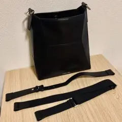 CHARLES & KEITH ジオメトリックトートバッグ - ノワール