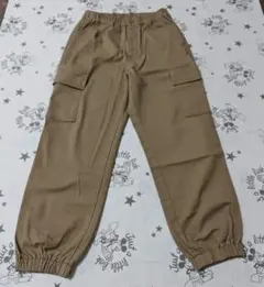 UNIQLO カーゴパンツ　140　ベージュ