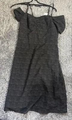 ドット柄オフショルダーキャミワンピース