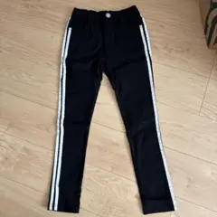 黒　サイドライン　スキニーパンツ