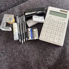 文房具セット 電卓・ボールペン・ホッチキスなど