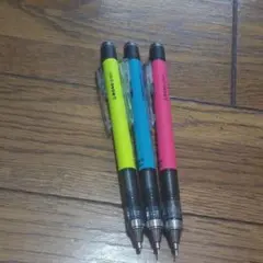 monograph　シャーペン３本セット！！