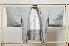 A5◆着物くつろぎ 美品 総絞り加工 松葉模様 利休白茶色 羽織・道中着・コート