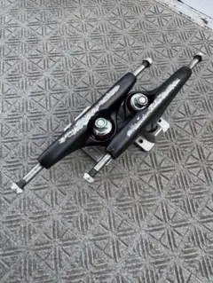 TRACKER AXIS トラック　スケートボード　z-flex