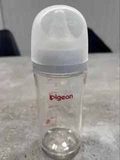 Pigeon 母乳実感　240ml 哺乳瓶 ガラス製