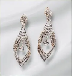 ピアス　シルバーカラー　ダイヤカット