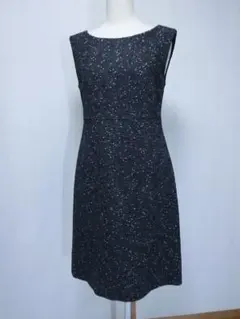 DF ダイアン・フォン・ファステンバーグ　白いネップが入った濃紺のワンピース 2