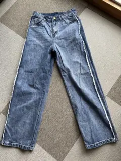 ライトブルーストレートデニム フリンジ付き