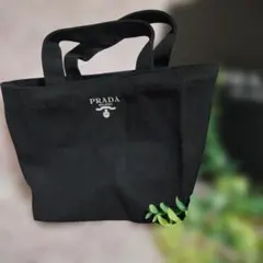 【PRADA 】ブラックトートバッグ 【新品未使用】大人気のサムネイル