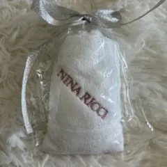 ニナリッチ ハンカチ