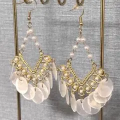 Item thumbnail for item 7c225f95-eafe-4074-aa7d-270ef188d416