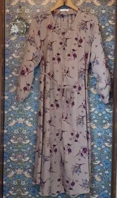 fifth花柄ベージュ長袖ワンピース
