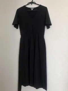 H&M 黒　ワンピース(ベルト付き)