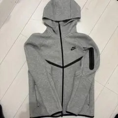 Nike フード付きグレーパーカー NIKEテックフリース