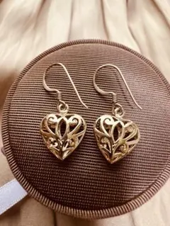 Item thumbnail for item 78ccf45f-df59-494c-af48-14f5f9bc1ea4