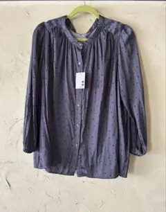 【新品、タグつき】✳︎eur３ドット柄ブラウス✳︎のサムネイル