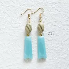 ハンドメイド213　ピアス　ライトブルー　水色　夏　エスニック　海　カラフル