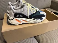 YEEZY BOOST 700