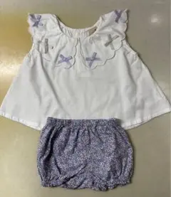 ホワイトフリルトップスと花柄ショートパンツセット