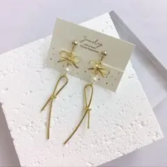 リボンチャームとリボンワイヤーのイヤリング ピアス＊ハンドメイド