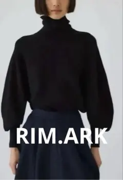 RIM.ARK リムアークドルマンワイド ハイネックニット 黒 完売品 今季のサムネイル