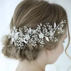 ウェディングヘッドドレス 花とパール装飾