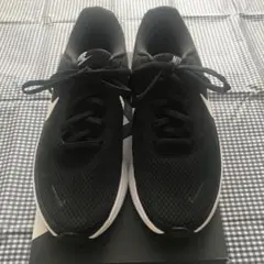 ナイキ　レディース　スニーカー　ランニングシューズ　23.5cm