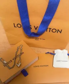 高菜漬け様専用LOUIS VUITTON シルバー V字型ネックレス