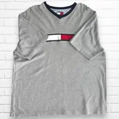 Tommy Hilfiger フラッグロゴTシャツ ワイドシルエット グレーXLのサムネイル