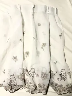 【約90×100cm 2枚】スカラップ刺繍レースカーテン「クラシック・プー」のサムネイル