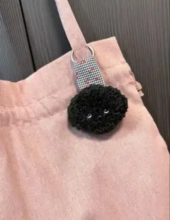 見てますよ 上目づかいのトイプードル ぬいぐるみキーホルダー